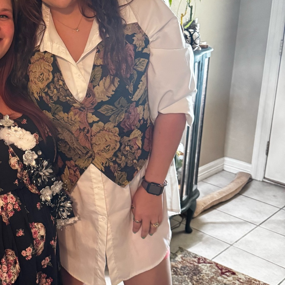 SHEIN Curve White Button Down Long Blouse - Picture 5 of 5